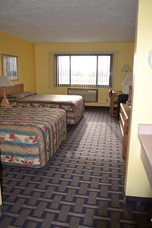 Sky Lodge Inn & Suites - Delavan Ngoại thất bức ảnh