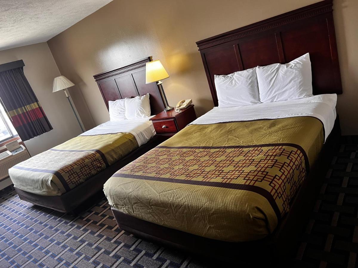 Sky Lodge Inn & Suites - Delavan Ngoại thất bức ảnh