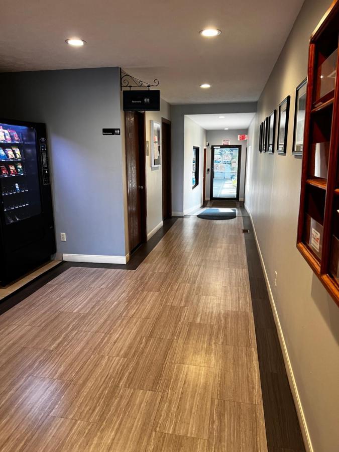 Sky Lodge Inn & Suites - Delavan Ngoại thất bức ảnh