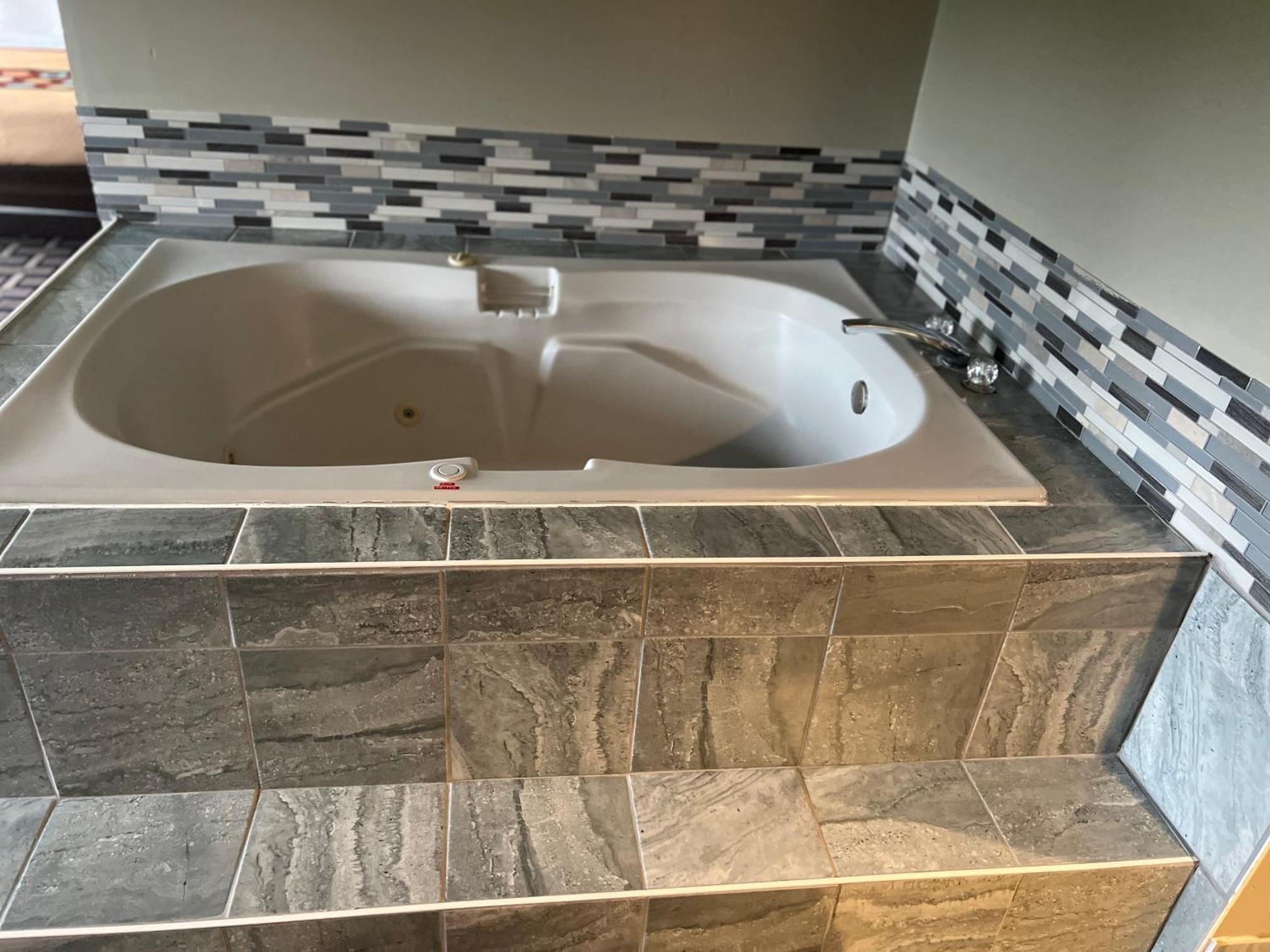 Sky Lodge Inn & Suites - Delavan Ngoại thất bức ảnh