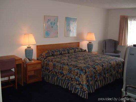 Sky Lodge Inn & Suites - Delavan Phòng bức ảnh