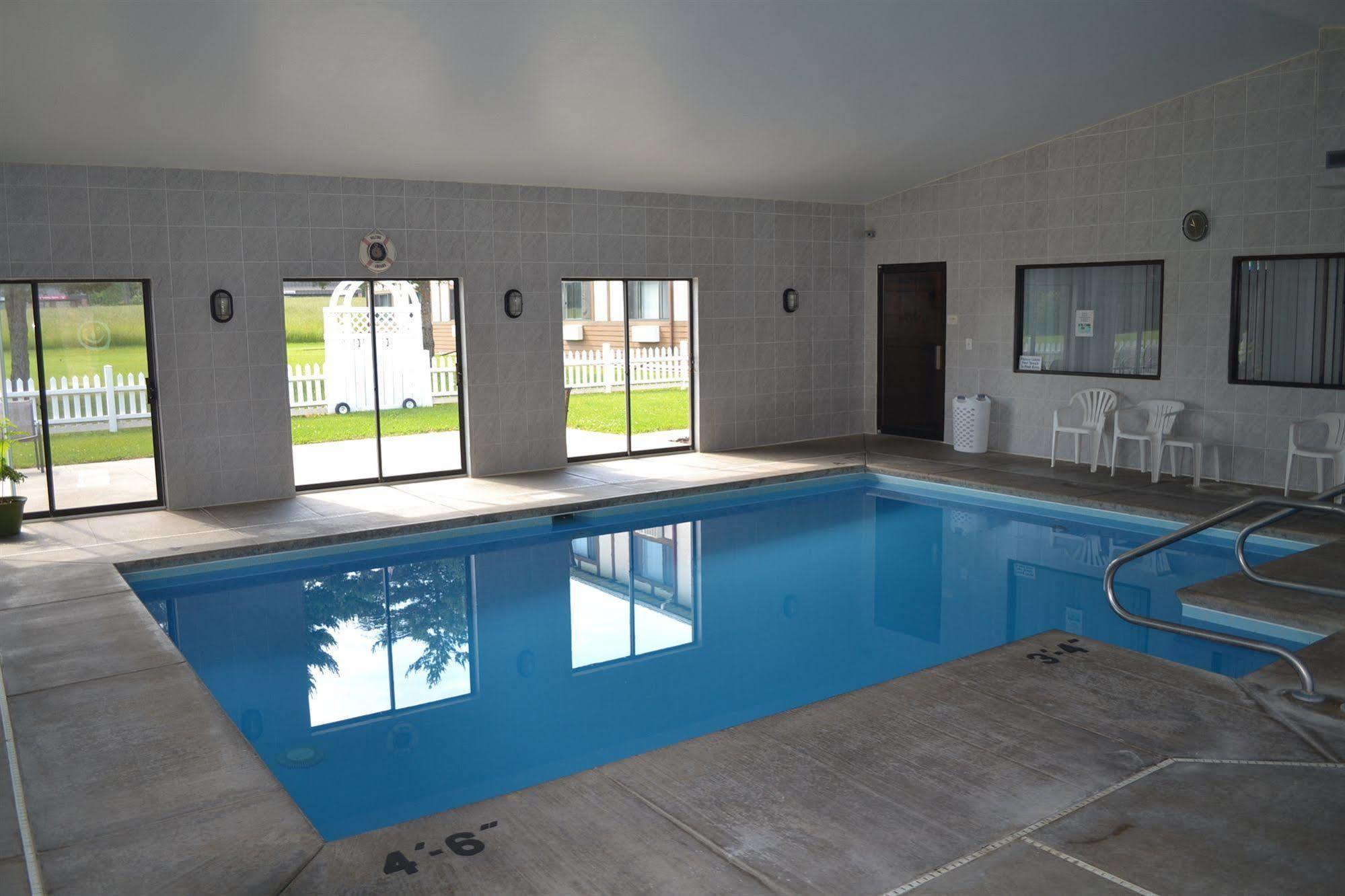 Sky Lodge Inn & Suites - Delavan Ngoại thất bức ảnh