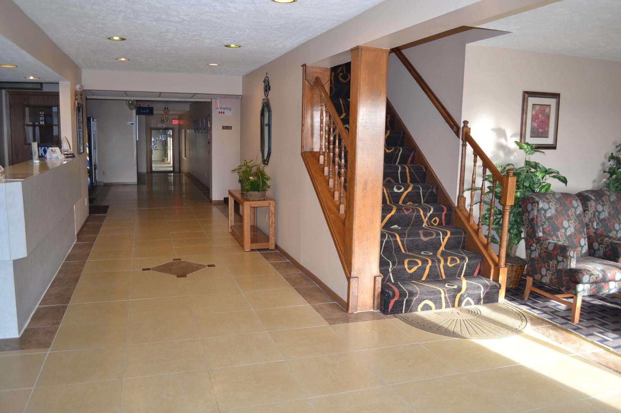 Sky Lodge Inn & Suites - Delavan Ngoại thất bức ảnh