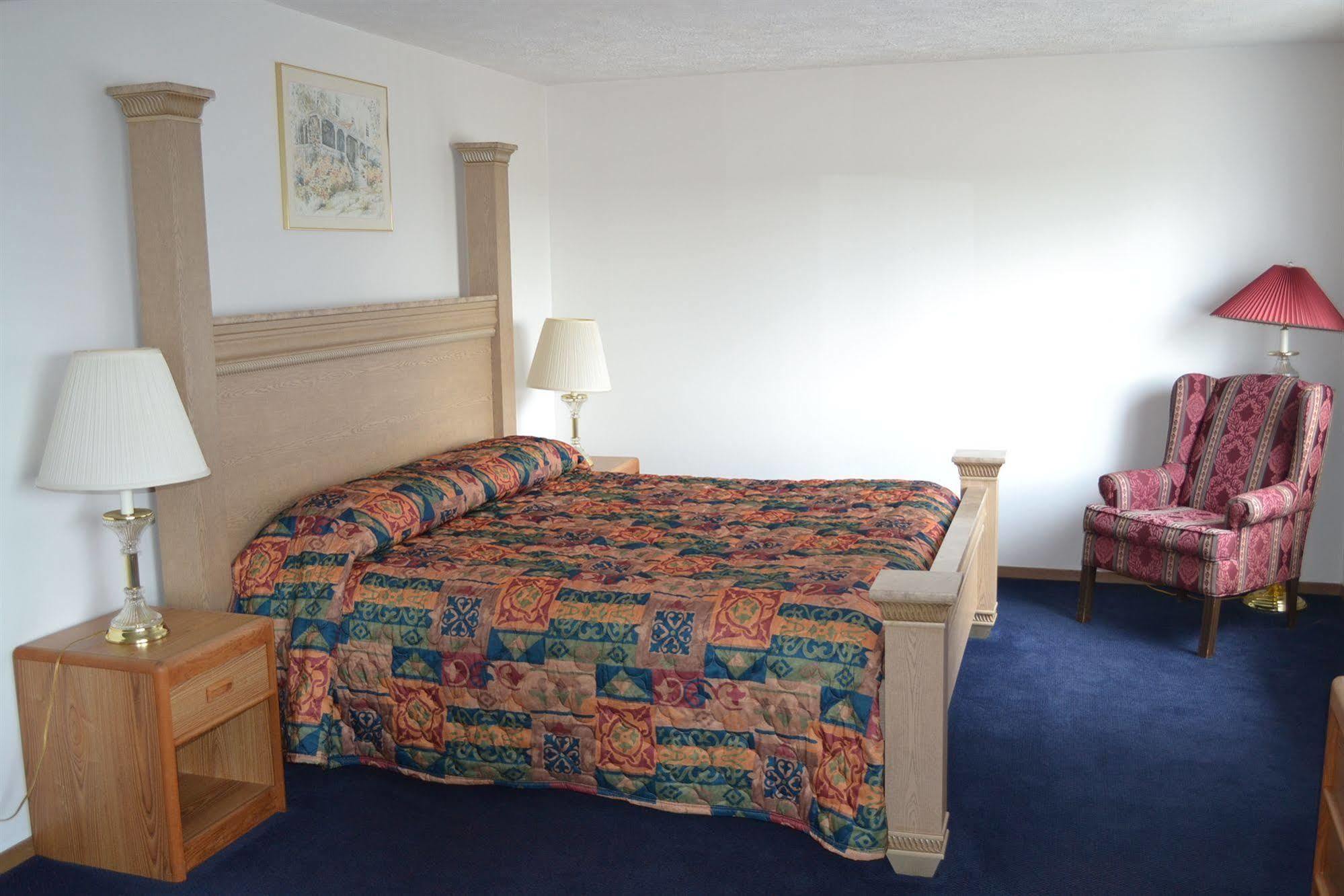 Sky Lodge Inn & Suites - Delavan Ngoại thất bức ảnh