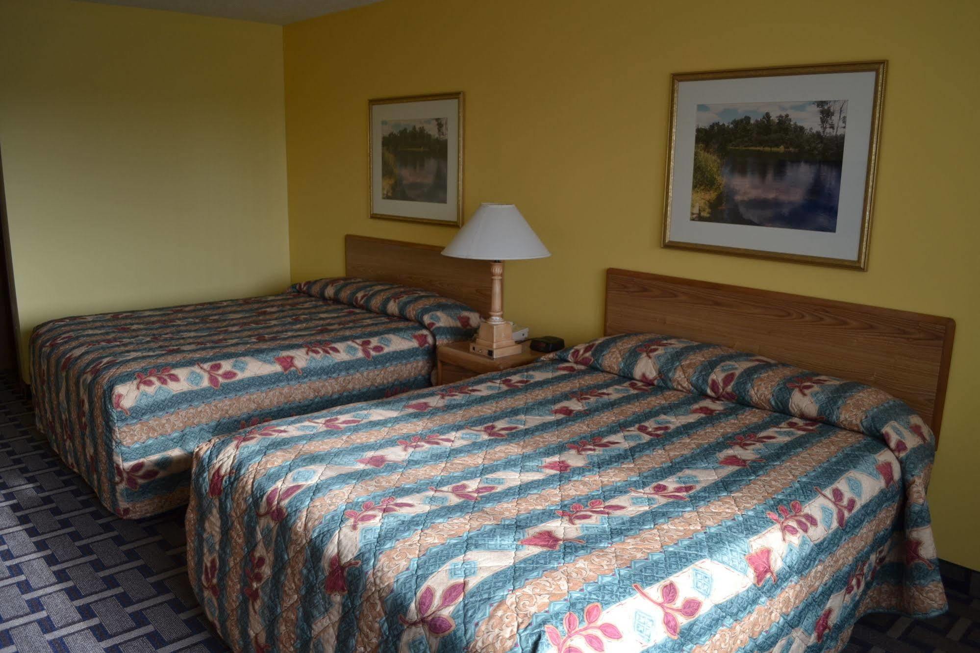 Sky Lodge Inn & Suites - Delavan Ngoại thất bức ảnh